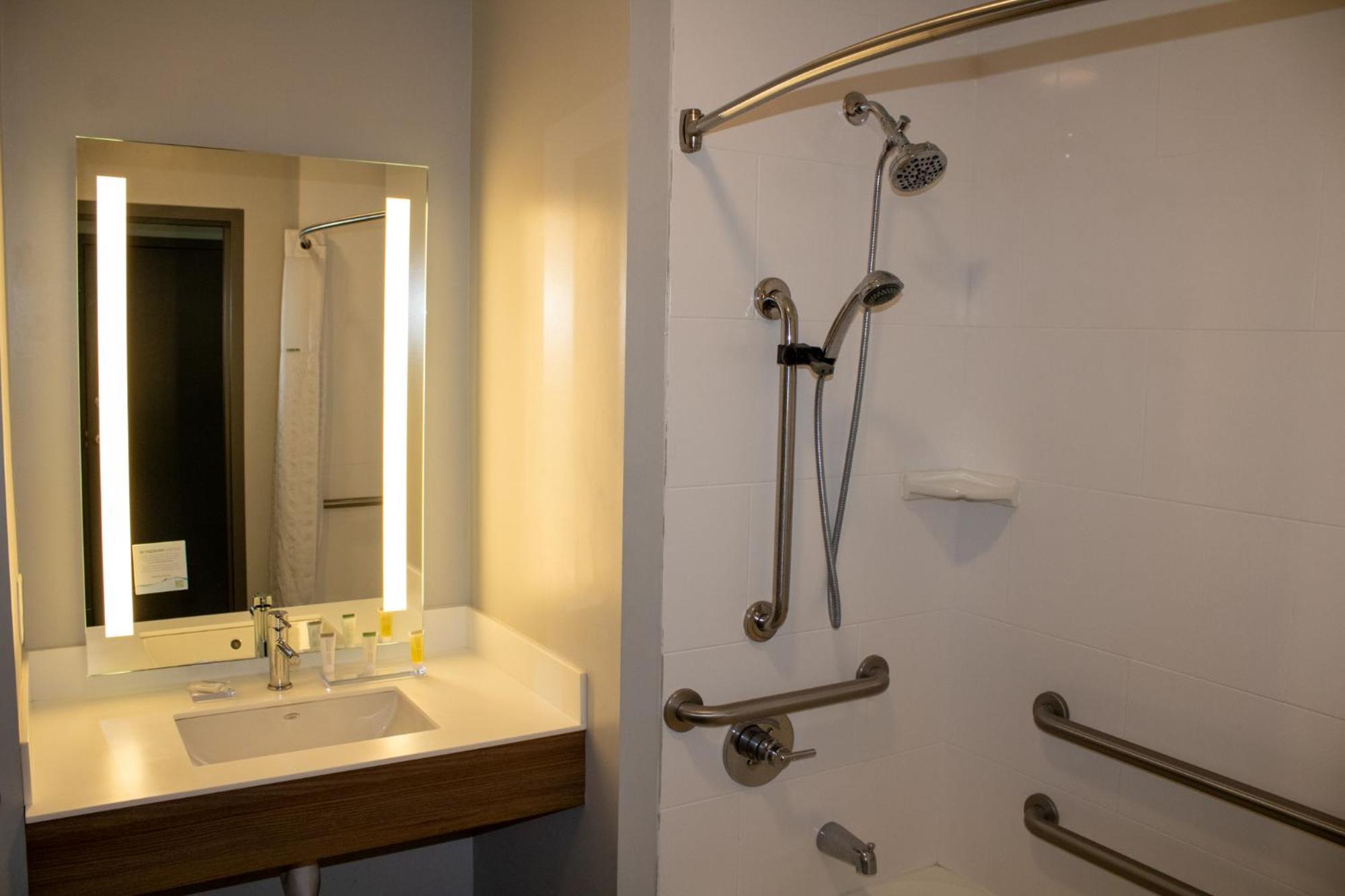 Microtel Inn & Suites By Wyndham ウィンチェスター エクステリア 写真